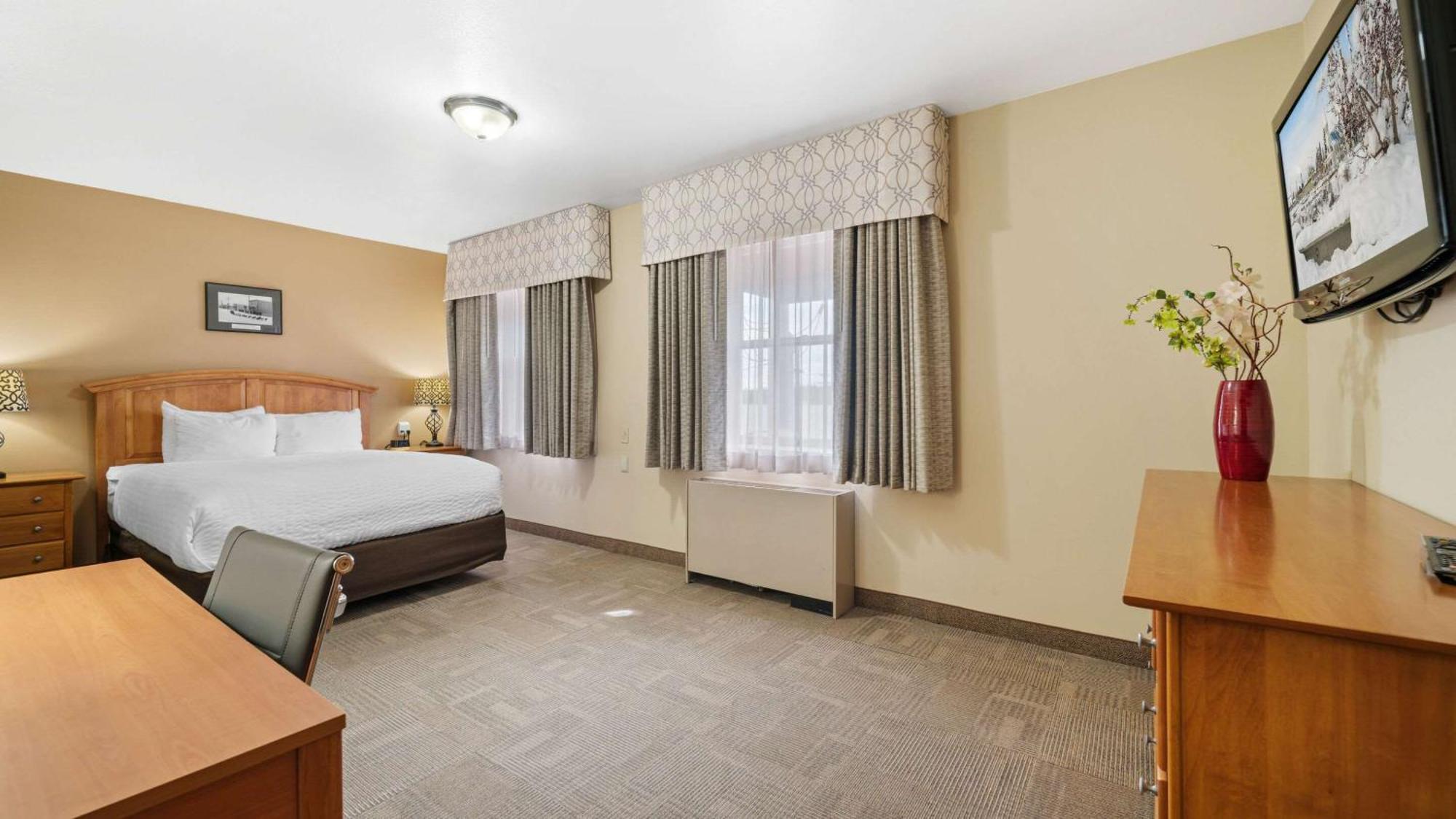 Clarion Hotel & Suites Fairbanks Near Ft Wainwright Dış mekan fotoğraf