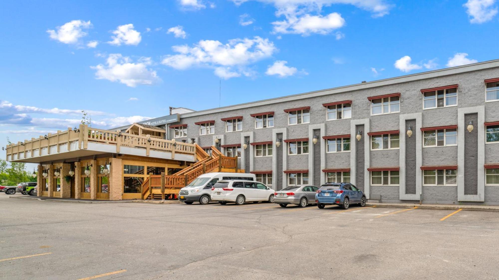 Clarion Hotel & Suites Fairbanks Near Ft Wainwright Dış mekan fotoğraf