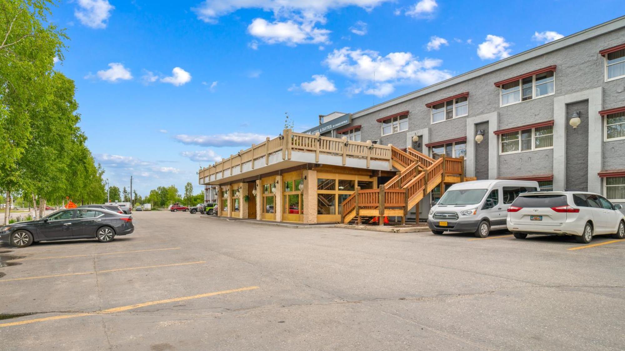Clarion Hotel & Suites Fairbanks Near Ft Wainwright Dış mekan fotoğraf